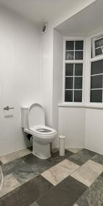 1 bedroom bedsit to rent - Photo 4