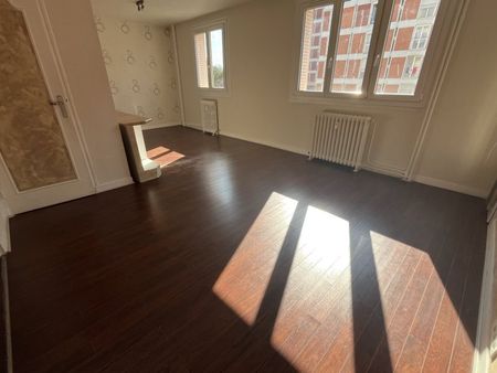 Location Appartement 4 pièces 62m² TROYES 10000 - Photo 2