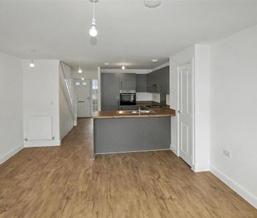 2 bedroom semi-detached house to rent - Photo 2