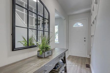 Detached Home For Lease | W9253113 - Photo 4