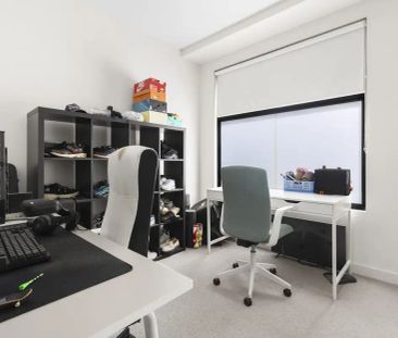 “Modern Comfort in Vibrant Brunswick West” - Photo 3