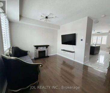 1374 GRANROCK CRESCENT - Photo 1