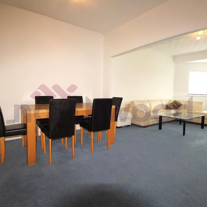 2 bedroom flat to rent - Photo 1