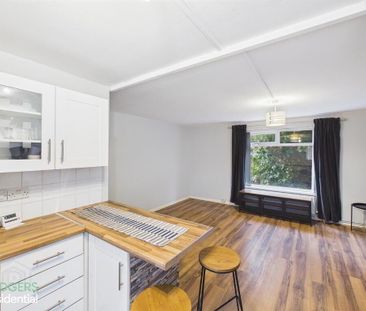 8a Davarr Avenue, Dundonald, Belfast, BT16 2NS - Photo 1