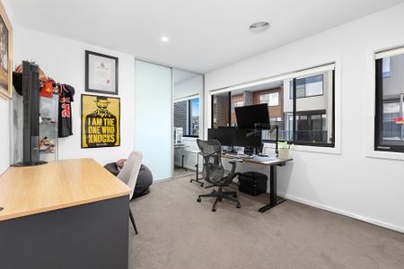 Light-Filled Modern Townhome in Denman Prospect - Photo 5