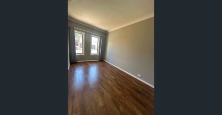 Furnished Modern and Spacious Family Home in the quiet street of Magill - Photo 4