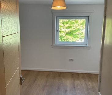 3 Bed Terraced House, Howes Drive, AB16 - Photo 1