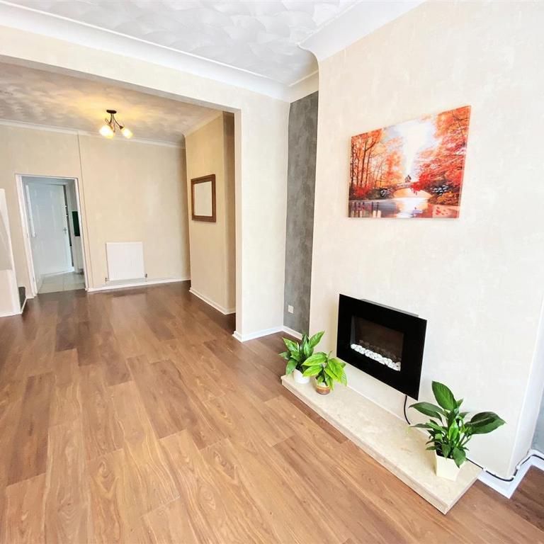 2 bedroom terraced house to rent - Photo 1