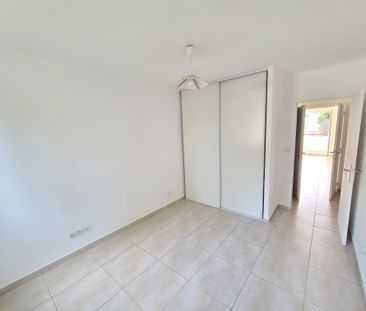 Location Appartement 3 pièces 70m² MARSEILLE 9ème - Photo 2