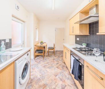 3 bedroom terraced house to rent - Photo 4