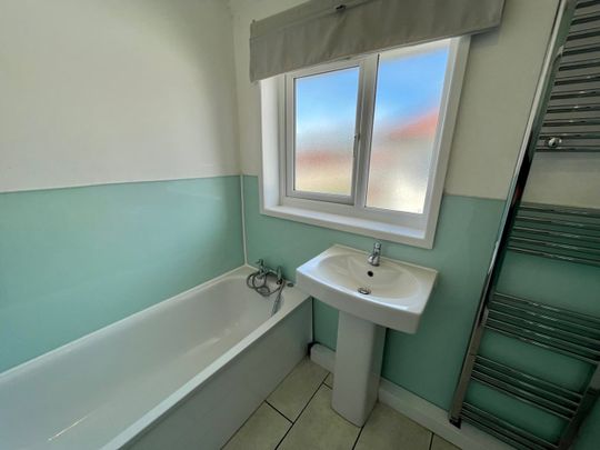 4 Bed Semi-Detached House, Cotman Walk, BS7 - Photo 1