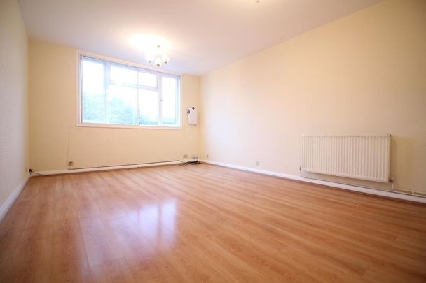 The Larches, Uxbridge - Photo 1