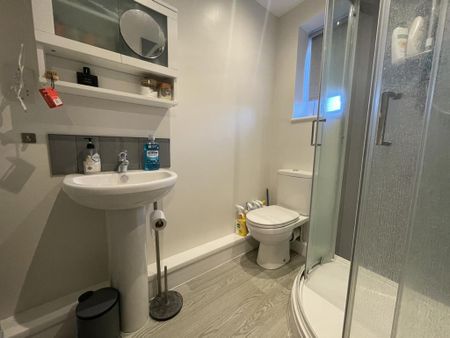 1 bedroom ground floor flat to rent - Photo 4