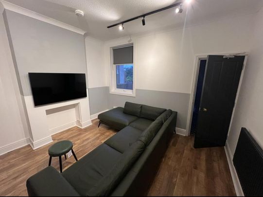 5 bedroom house to rent - Photo 1