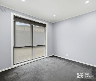 Well-Presented 3 Bedroom Home with Rear Access - Photo 3