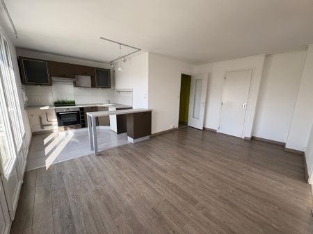 Location Appartement 4 pièces 57m² ST MARTIN D HERES 38400 - Photo 4