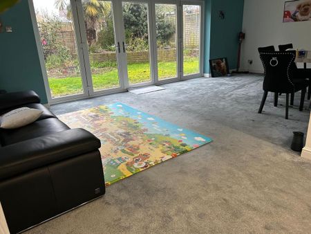 1 bedroom in a house share to rent - Photo 3