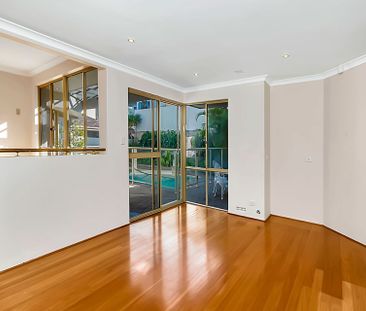 1A Keaney Place, City Beach. - Photo 6