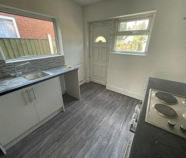 3 bedroom terraced house to rent - Photo 3