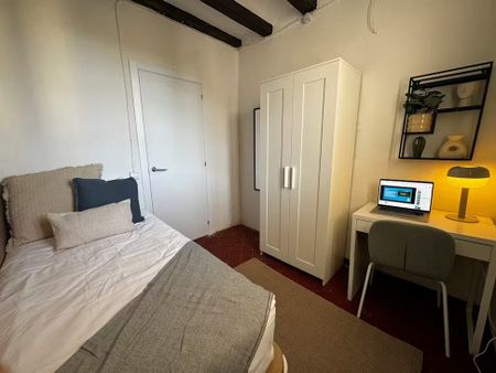 Carrer de Ferlandina, Barcelona, Catalonia 08001 - Photo 3