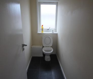 3 bedroom flat to rent - Photo 5