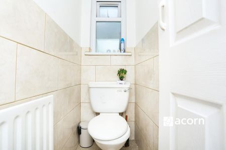 House share to rent - Photo 3