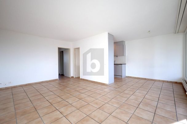 CENTRAL AND FAMILY-FRIENDLY LOCATION - Photo 1