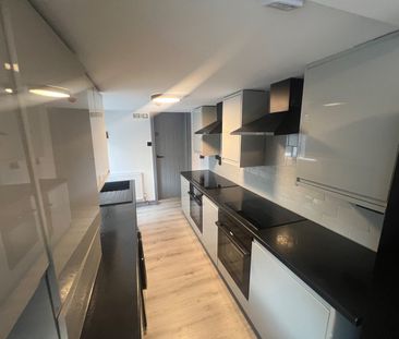 Room in a Shared House, Victoria Street, RG1 - Photo 3