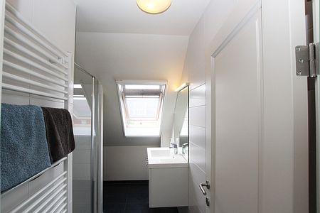 Appartement met lift en riant dakterras op zeer gegeerde locatie te Wijnegem! - Foto 2