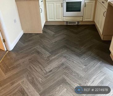 3 bedroom end of terrace house to rent - Photo 4