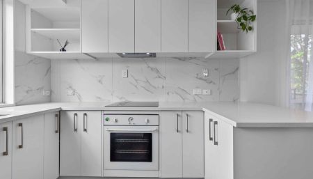 Freshly Renovated 3 Bedroom, 2 Bathroom - Te Atatu South! - Photo 2