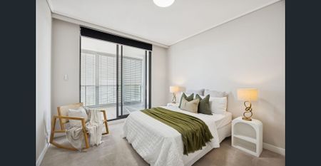 OPULENT LIFESTYLE | PERMANENT TROPHY VIEWS | LOCATED IN THE HEART OF RHODES - Photo 4