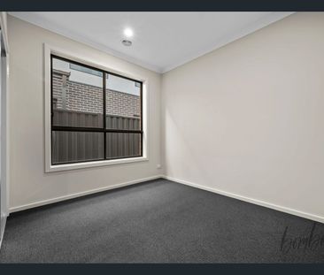 Comfortable & Modern Family Home - Photo 2