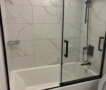 For Lease - 202 Burnhamthorpe Road Unit# 203, Mississauga, Ontario - Photo 2