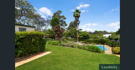 Stylish Family Home in Premier East Side address. Walk to schools, shops, and the station - Photo 4