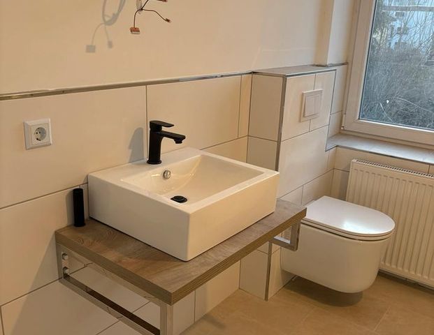 Erstbezug nach Kernsanierung, 2,5 Zimmer Wohnung - Photo 1