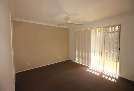 “Spacious 4 Bedroom Home in North Lakes School Zone!” - Photo 3