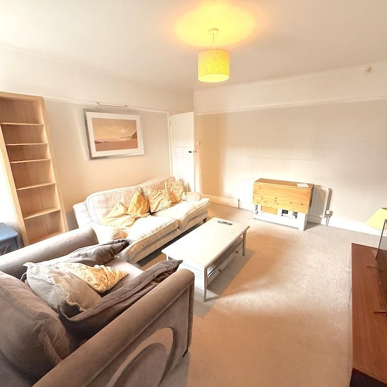 3 bedroom flat to rent - Photo 1