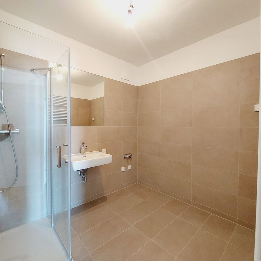 Helle 2 -Zimmerwohnung mit Loggia und Balkon. - Photo 1