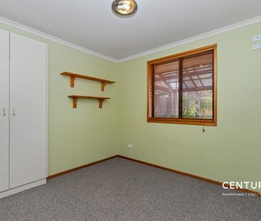 Spacious Family Home in a Prime Coastal Location - Photo 5