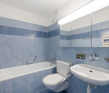 Grosszügige Wohnung mit eigener Waschmaschine - Photo 6