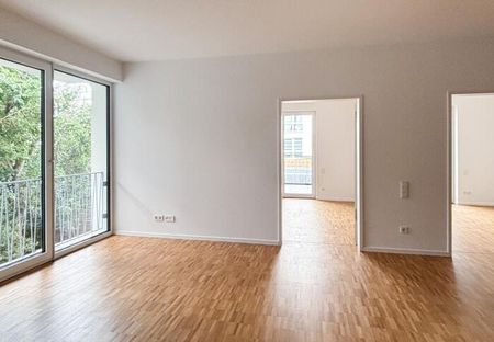 Erstbezug! Attraktive, lichtdurchflutete 3-Zimmer-Neubau-Wohnung mit gehobener Ausstattung - Photo 2
