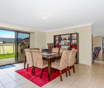 Family home in quiet location - Photo 4