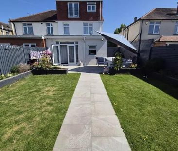 3 bedroom semi-detached house to rent - Photo 1