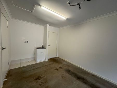 Easy Living in Glenvale – 3 Bed, 2 Bath Unit - Photo 4