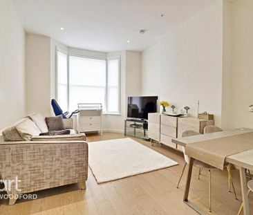 1 bedroom character property to rent - Photo 2