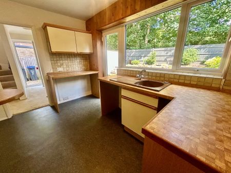 2 bedroom bungalow to rent Cradock Place, Worthing, BN13 - Photo 3