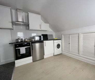 Studio Flat, Whitehorse Road, CR0 - Photo 2