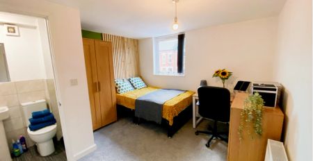 5 Bedroom - Photo 3