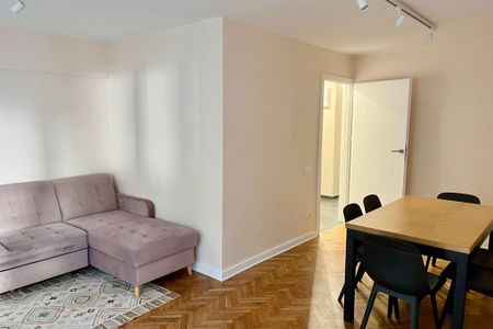 Na wynajem świeżo po remoncie 45m2 2 pokoje - Zdjęcie 2